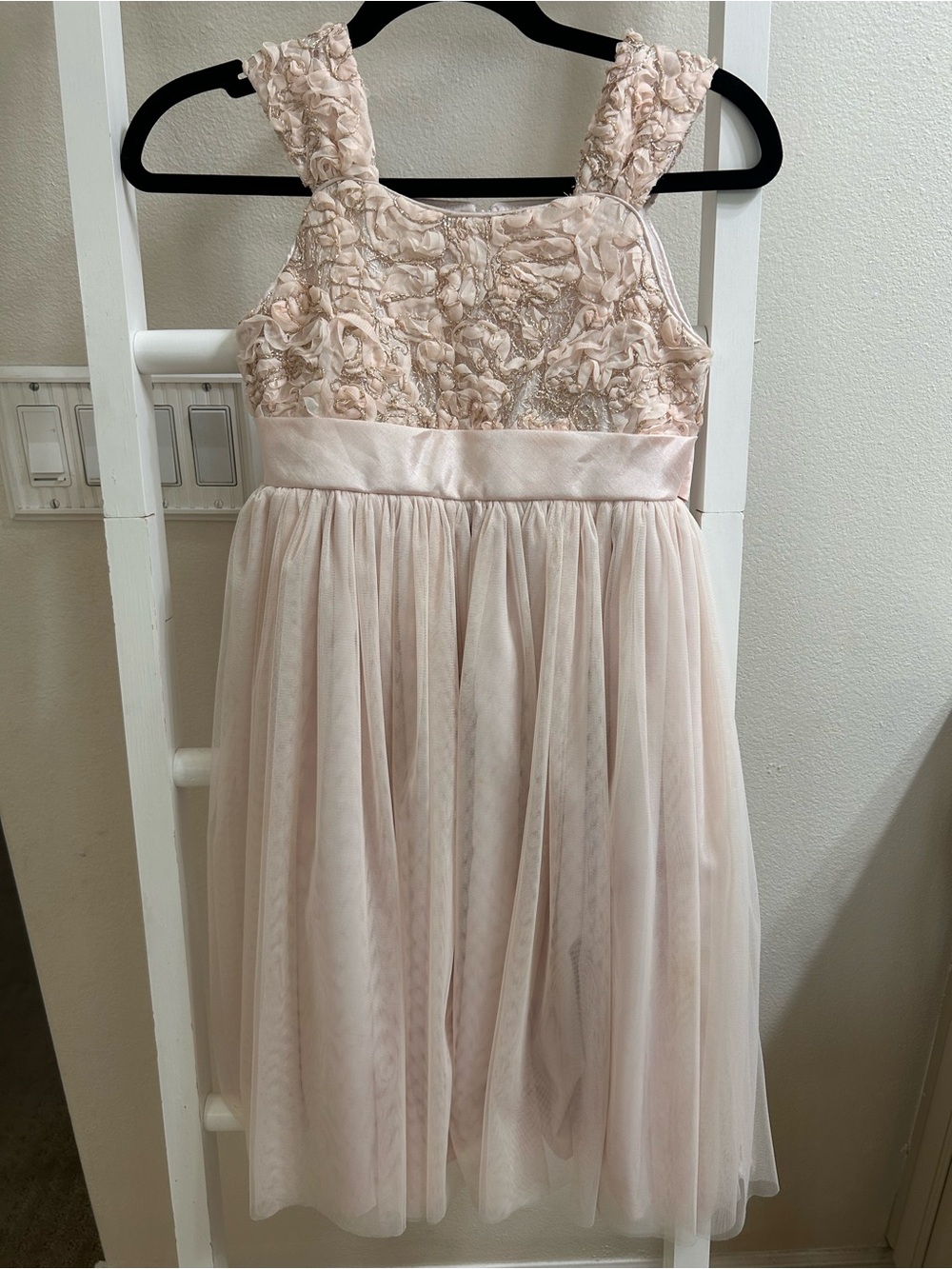 Size M Girls Floral Bodice Tulle Dress in Blush Pink